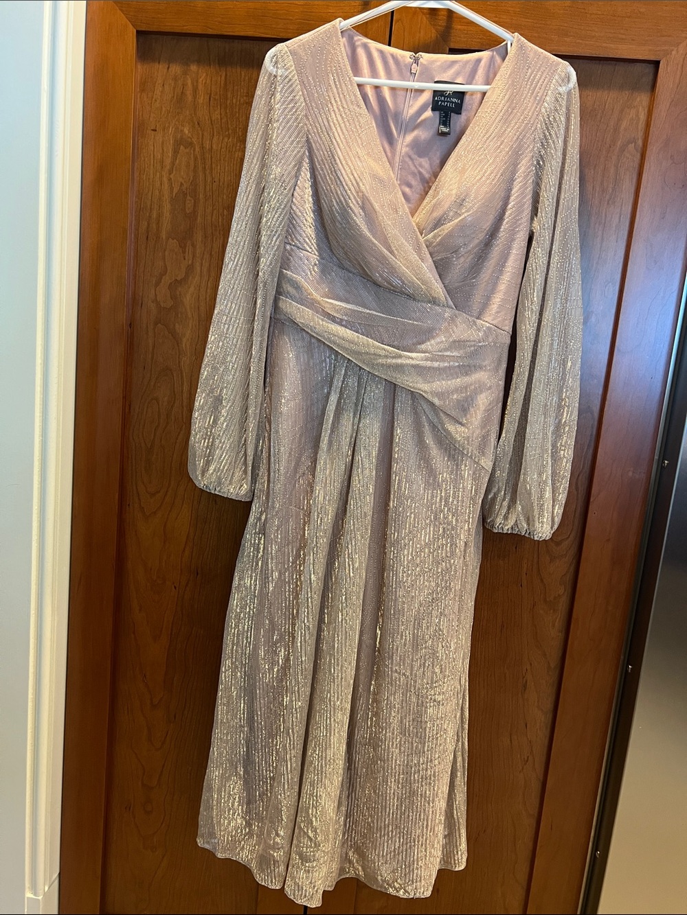 Adrianna Papell Metallic Blush Pink / Gold V‑Neck Midi Dress
